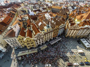 Prag kiremit çatılar.