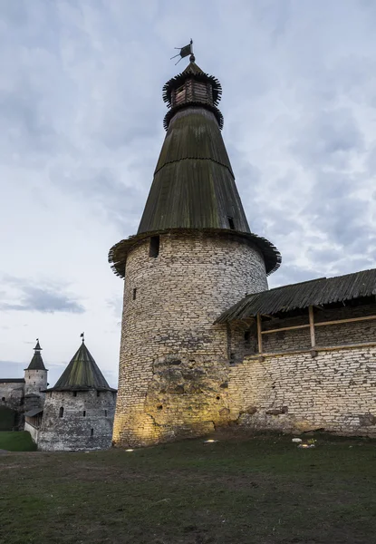 Torre della fortezza di Pskov . — Foto Stock