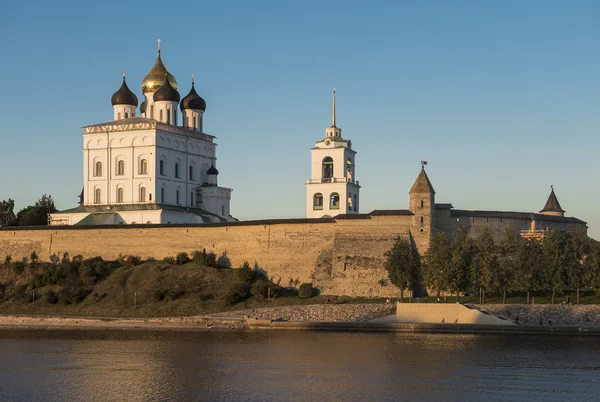 Pskov Kremlin. Cathédrale Sainte Trinité . — Photo