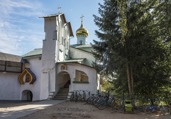 Aziz Nikolaos Kilisesi Pskov-mağaralar Manastırı.