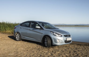 Araba Hyundai Accent.