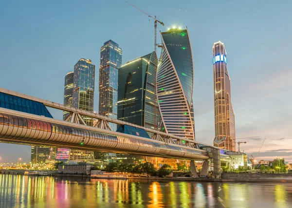 Business center Moscow-city at dusk. — Stock Photo, Image