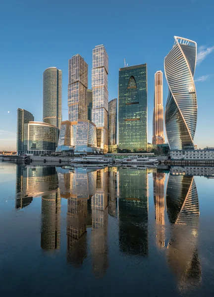 Business Center Moscow City at sunrise. — Stock Photo, Image