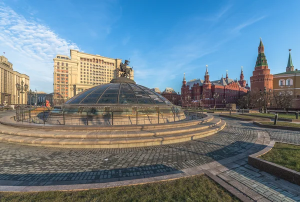 Glass dome crowned by the statue of St. George at the Manege squ — Stock Photo, Image