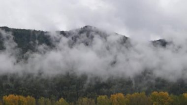Altay göle gelen Manzherok Timelapse duman.
