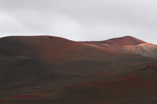 Paysage volcanique en pierre du désert à Lanzarote, Îles Canaries — Photo