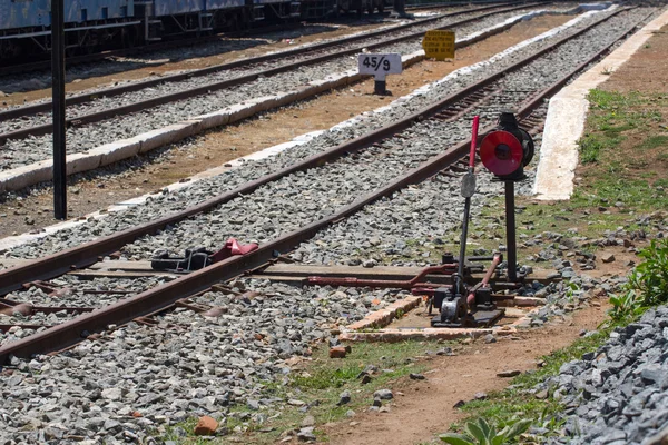 Nilgiri Bergbahn. tamil nadu state, indien. Blauer Zug. Unesco-Weltkulturerbe. Schmalspur. Eisenbahn, Weichenwerk — Stockfoto