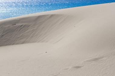 Güzel sahne kumlu Patara Türkiye'de. Kum ve gökyüzü