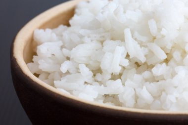 Beyaz uzun taneli pirinç