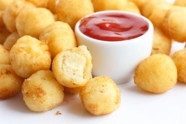 Küçük altın kızarmış patates topları.