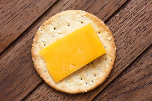 Biscoitos de queijo grandes redondos . — Fotografia de Stock