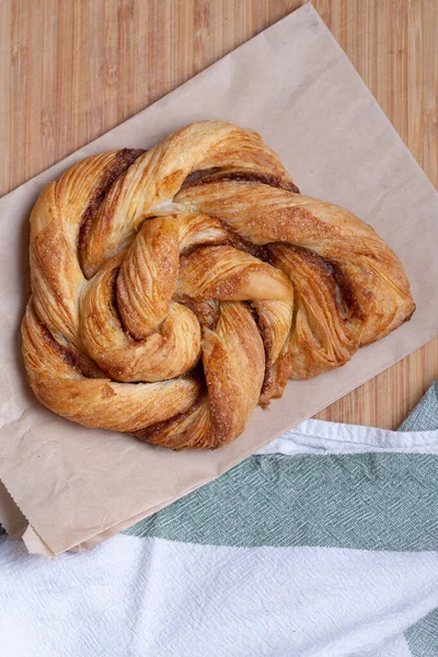 Freshly Baked Cardamom Bun Twist — Stock Photo, Image