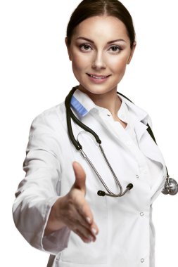 kadın doktor için karşılıklı yardım eder