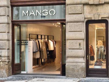 Prag, Çek Cumhuriyeti 1 Mart 2026: Prag Şehir Merkezi Alışveriş Bölgesi 'nde Na Prikope Caddesi' ndeki Global Fashion and Retail Brand mağazaları, Avrupa Tüketici Pazarı. Sadece Düzenleyici Kullan