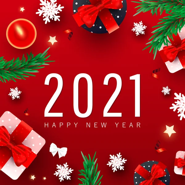 Feliz año nuevo fondo con números fecha 2021. Caja de regalos de Navidad, nieve decorativa festiva, pino abeto y vela de fuego sobre fondo rojo. Piso tendido, vista superior. — Vector de stock