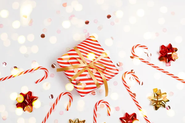 크리스마스와 홀리데이 Happy Holidays 공예품 가벼운 사탕등이 깃발이다 납작하게 위에서 — 스톡 사진