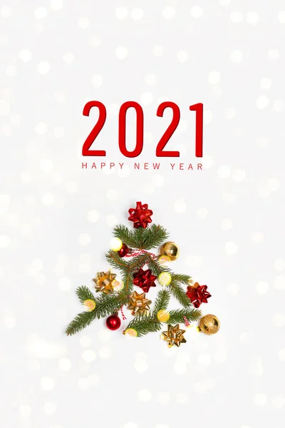 2021 Tarjeta Felicitación Happy Holidays Con Rama Abeto Nevado Árbol — Foto de Stock