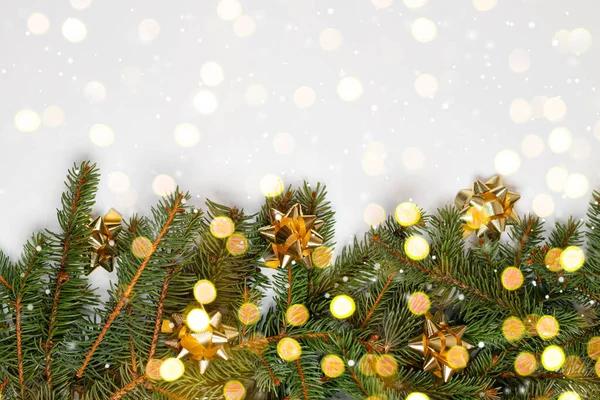 Φυσικό Οικολογικό Πράσινο Πεύκο Κλαδιά Χριστουγεννιάτικο Δέντρο Bokeh Φώτα Διακόσμηση — Φωτογραφία Αρχείου