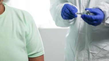 Yetişkinlerin ve çocukların koronavirüse, gribe veya kızamık vurusuna ve hastalıklara karşı toplu aşılanması