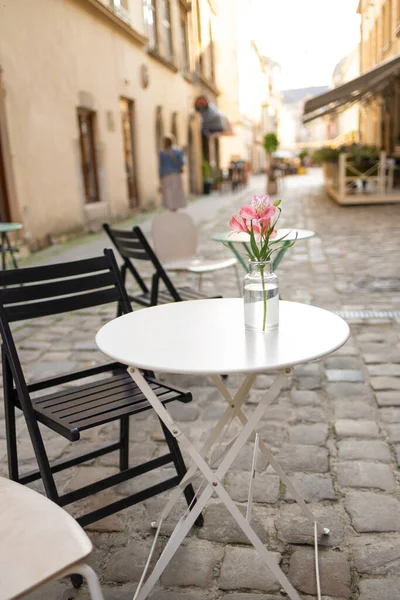 Vue Sur Rue Avec Terrasse Café Matin Dans Ville Belle — Photo