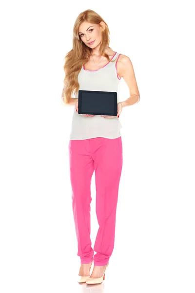 Menina na camisa e calças com computador tablet — Fotografia de Stock