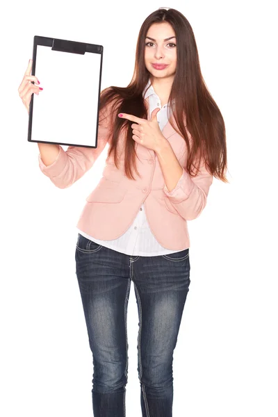 Jonge zakenvrouw klembord houden op witte achtergrond — Stockfoto