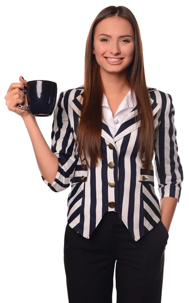 Büromädchen zeigt Tasse isoliert auf weißem Hintergrund — Stockfoto