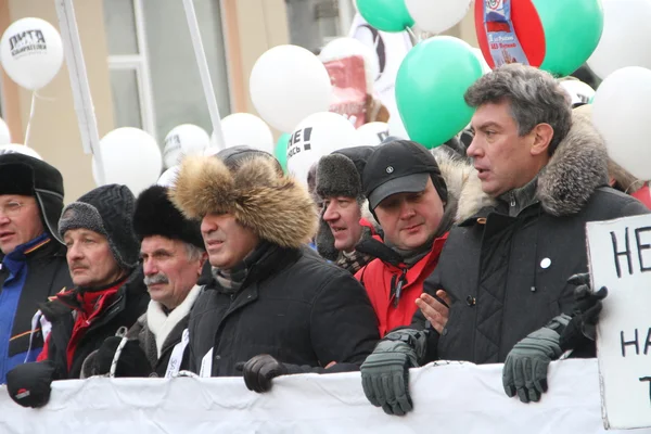 Ryzhkov, Aleksashenko, Kasparov and Nemtsov on the March for fair elections — Stock Photo, Image
