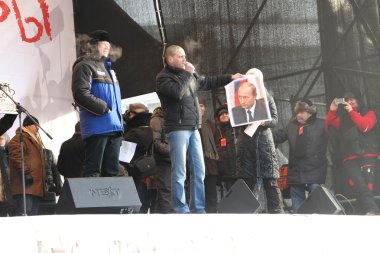 Politikacı Sergei Udaltsov bir portre Vladimir Putin'in başlattı