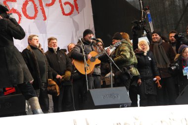 Müzisyen Yuri Shevchuk Sahne Alanı'ndaki muhalefet Rally