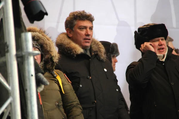 Politicians Boris Nemtsov and Sergei Mitrokhin on the stage of opposition rally — Stock Photo, Image