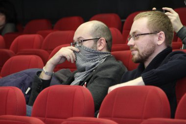 Gazeteci Ilya Azar ve ilkeleri Vsevolod Chernozub