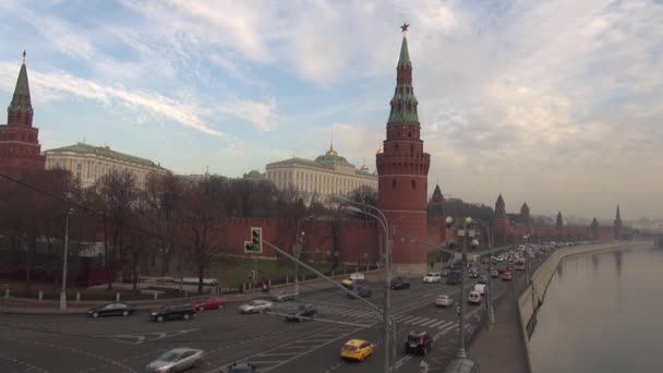 Las máquinas de flujo de terraplén del Kremlin de Moscú — Vídeos de Stock