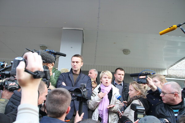 opposition leader Alexei Navalny arrived in Khimki to support the opposition candidate Yevgeny Chirikova