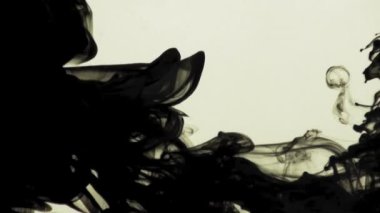 mürekkep su içinde kalın bulut