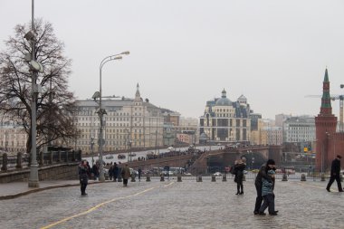 Politikacı Boris Nemtsov cinayet sitesinin görünümünü