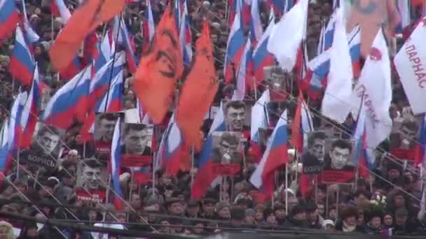 Portraits de Boris Nemtsov sur l'opposition de mars — Video