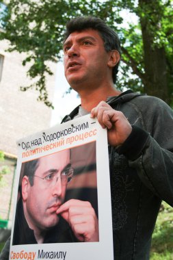 Politikacı Boris Nemtsov Khodorkovsky destek protesto etmek için