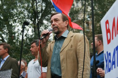 İnsan hakları savunucusu Lev Ponomarev devlet üzerinde zafer yıldönümünde Rus demokratik muhalefet mitingde acil Komitesi