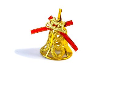 Noel ağacı için Noel çanları süslemesi, beyaz arka planda izole edilmiş.