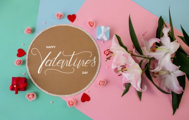 Sevgililer Günün kutlu olsun! Kart, internet afişi, tebrik kartı, Sevgililer Günü 'nde düzlük.