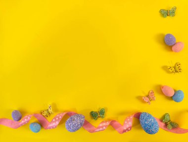 Mutlu Paskalyalar! Paskalya 'da Boşluğu Kopyalayan Düz Yat, İnternet afişi