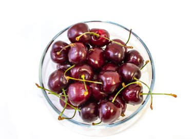 Beyaz Kiraz Arkaplanda İzole Edilmiş