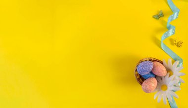 Mutlu Paskalyalar! Paskalya 'da Boşluğu Kopyalayan Düz Yat, İnternet afişi