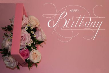 Kartpostal, internet afişi, doğum günü tebrikleriyle dolu düz uzanma, ve yazıt- mutlu yıllar. fotoğraf