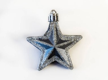 Noel ve yeni yıl oyuncakları beyaz arka planda izole edilir