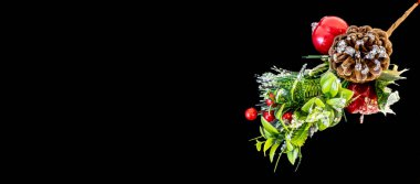 Noel ve yeni yıl dairesi fotokopi alanı ve yeni yıl oyuncağıyla yatıyordu.