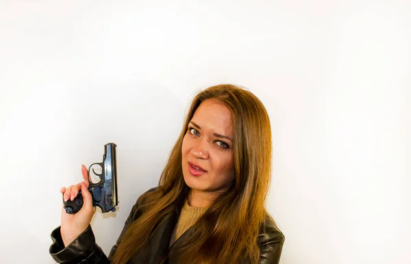 Молода Красива Жінка Пістолетом — стокове фото