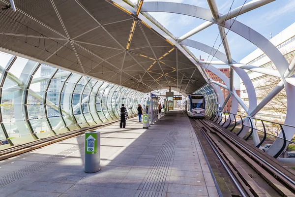 Tram viadotto a Beatrixkwartier all'Aia, Paesi Bassi — Foto Stock