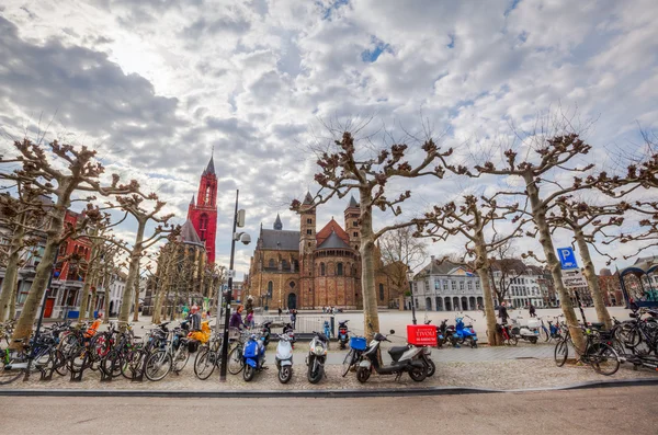 Üzerinde Vrijthof Maastricht, Hollanda — Stok fotoğraf